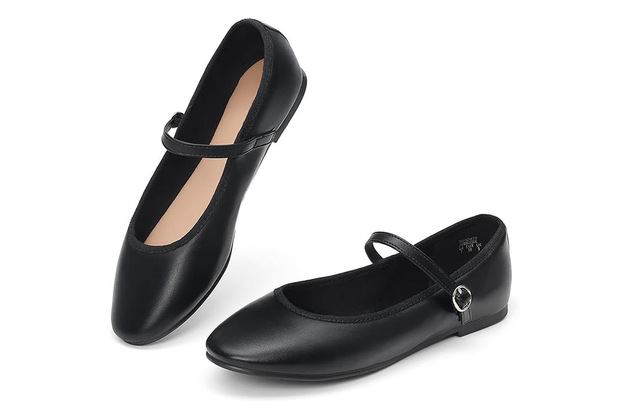 DREAM PAIRS Women's Ballet Flats Mary Jane Shoes, Round Toe Credit: Amazon