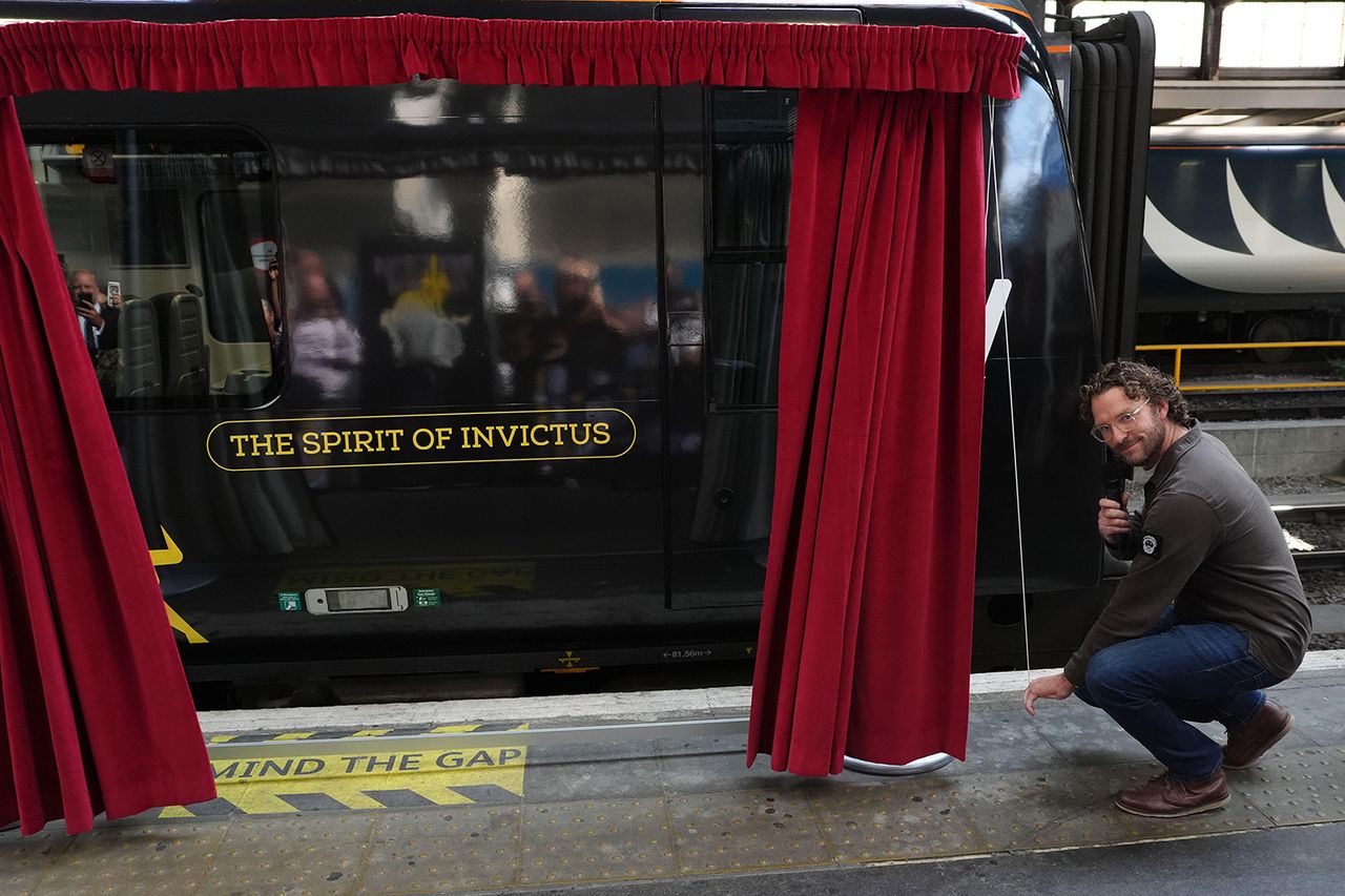 The Spirit of Invictus train is unveiled by JJ Chalmers at Euston StatioCredit: Jonathan Brady/ Alamy