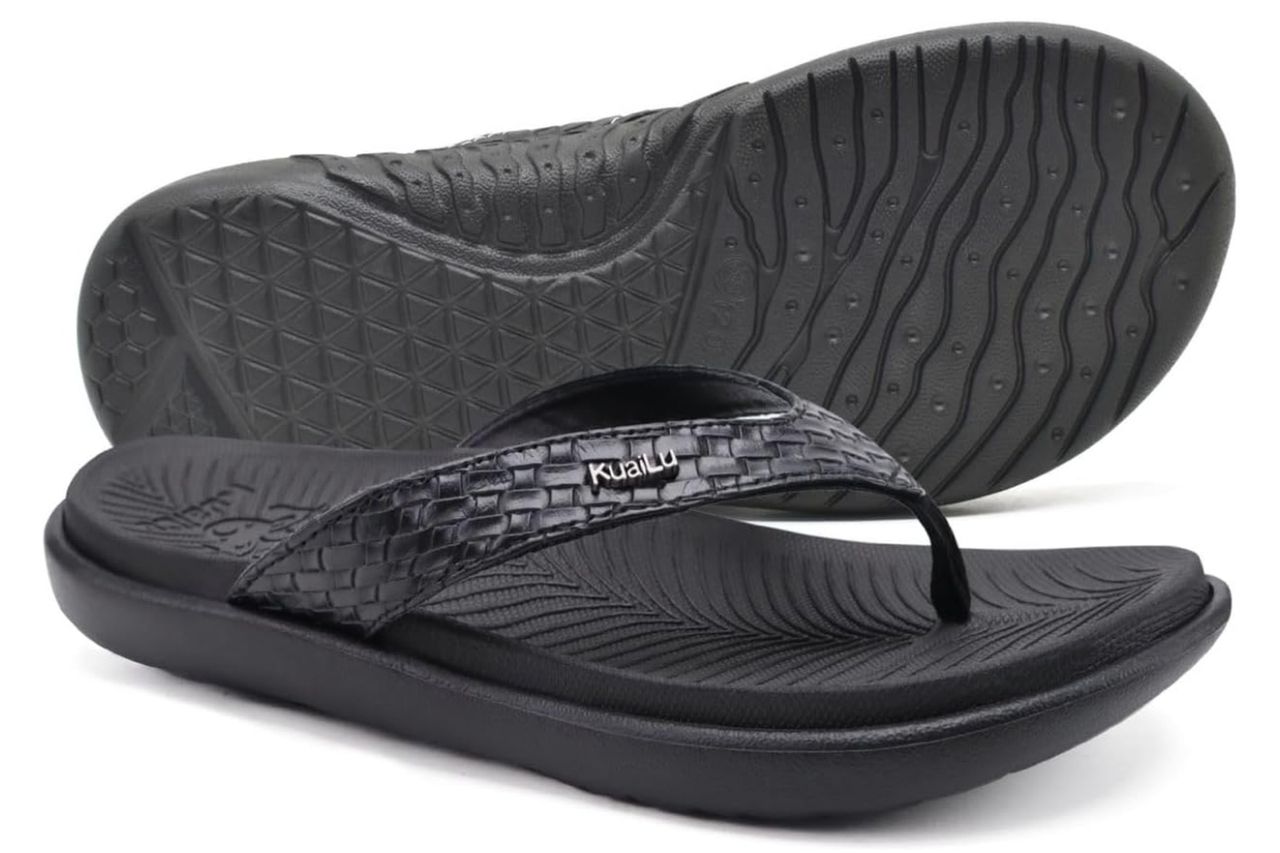 KuaiLu Womens Flip Flops Arch Support Yoga Mat Cushioned Thong Sandals | Ladies Comfortable Walking Slides For Plantar Fasciitis Slip On Indoor Outdoor For Summer Credit: Amazon
