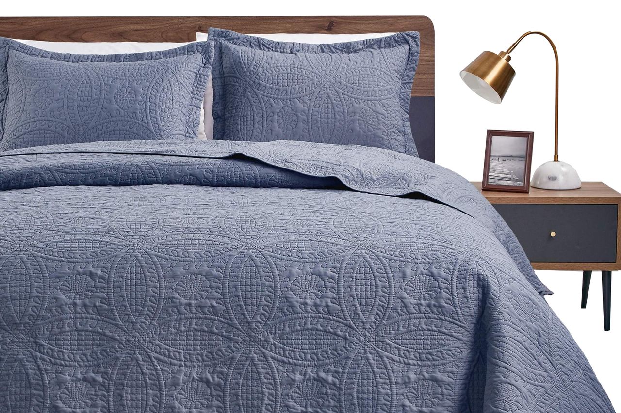 Loves Cabin Quilts For Queen Bed Blue Bedspreads Soft Bed Summer Lightweight Bedspread Comforter Credit: Amazon
