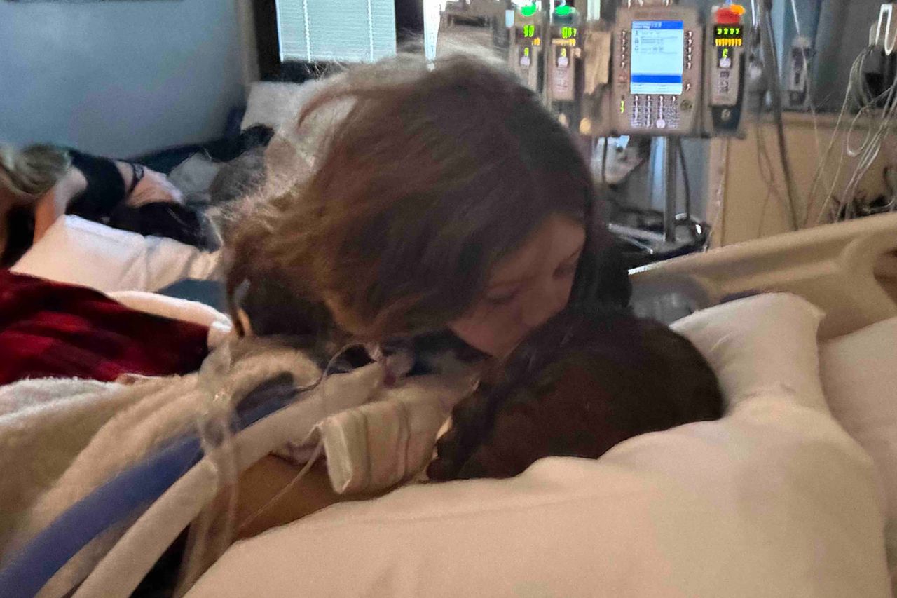 Myah Dennis’ older sister, Kaitlyn, visits her in the hospitalCredit: gofundme