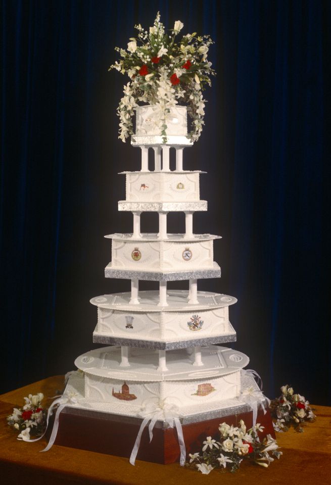Diana and Charles’ wedding cakeCredit: David Levenson/Getty