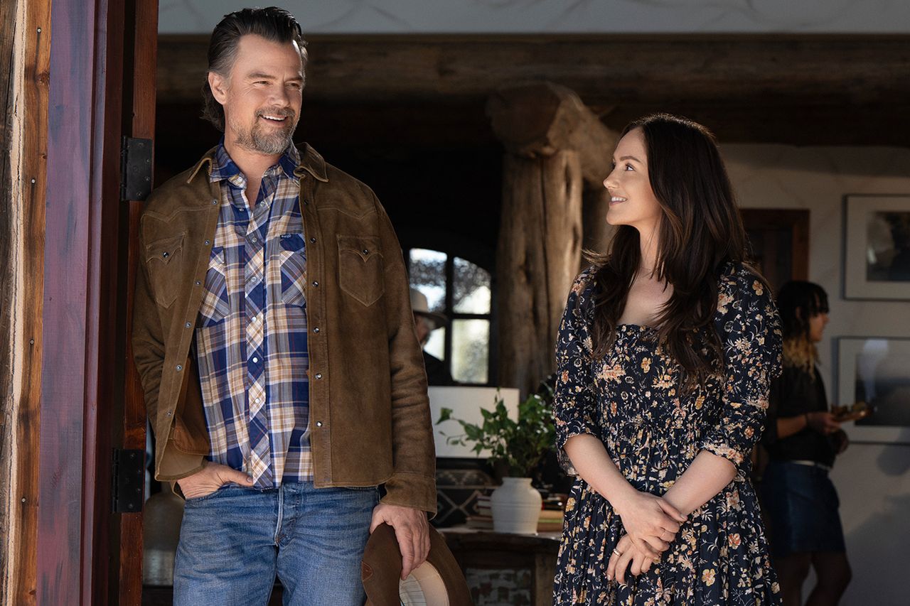Josh Duhamel as Staten and Minka Kelly as Quinn in episode 101 of the Ransom Canyon.Credit: Anna Kooris/Netflix