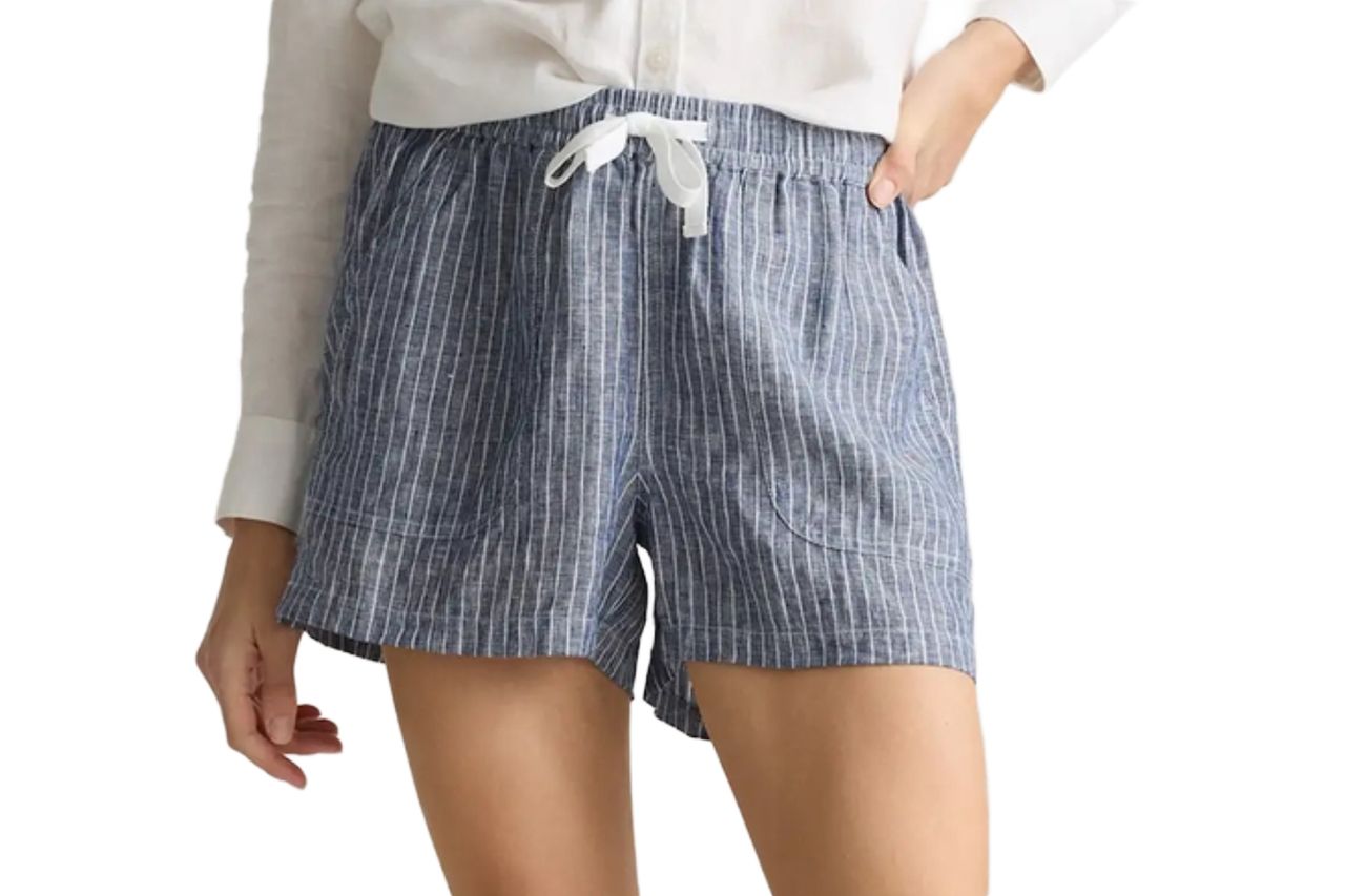 Women's 100% European Linen Shorts in Chambray Stripe Credit: Quince