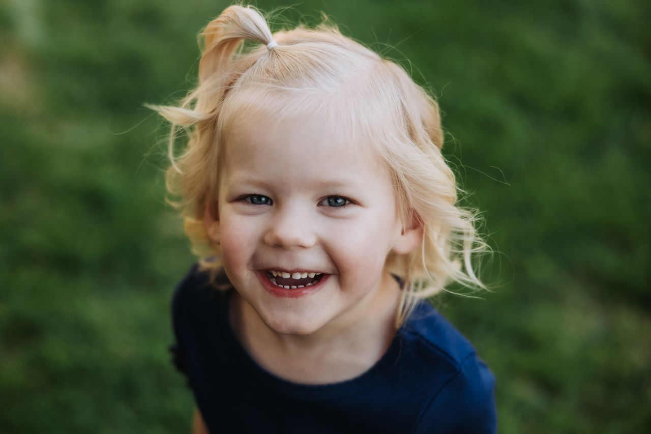 Toddler Receives Life-Saving Bone Marrow Donation from Sister Emma Meline.Credit: Parker Solum/Pure Light Photography