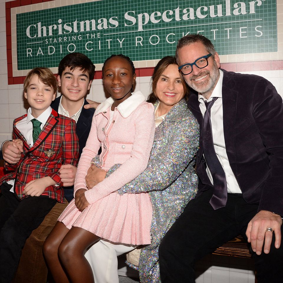 Andrew, August, Amaya and Peter Hermann with Mariska HargitayCredit: Michael Simon/Shutterstock