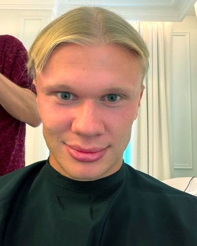 Erling Haaland cuts off his signature long hairCredit: Erling Haaland/Instagram