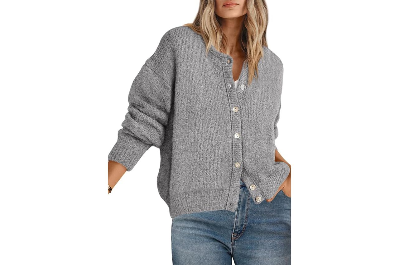 PRETTYGARDEN Long Sleeve Crewneck Button Down Womens Sweaters Spring Open Front Chunky Cardigan Sweaters for Women 2026 Credit: Amazon