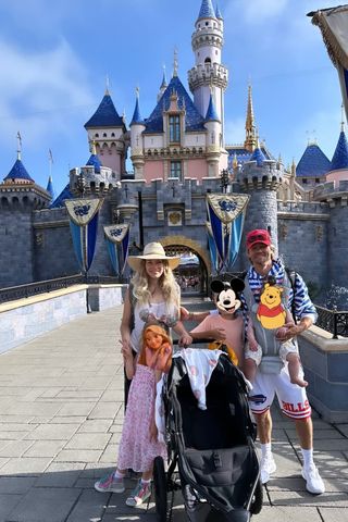 Sarah Roemer, Chad Michael Murray and their kidsCredit: rooeemer/Instagram