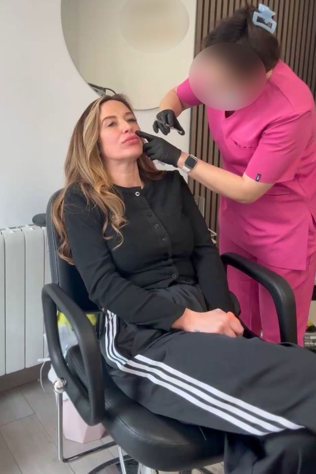 DANIELLE BRYCE Mom Danielle Bryce getting her lip fillers dissolved.Credit: Kennedy News/daniellebrycey