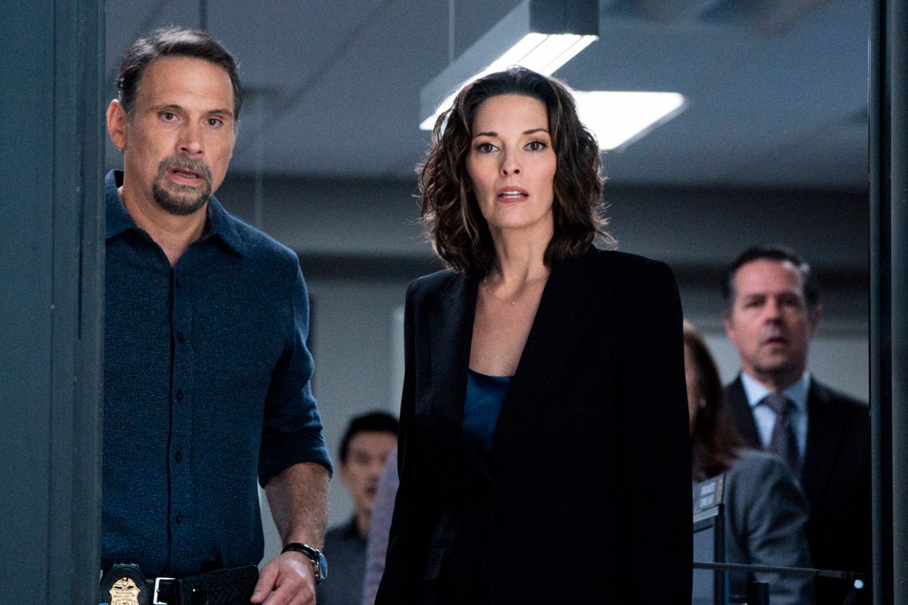 Jeremy Sisto as Assistant Special Agent in Charge Jubal Valentine and Alana De La Garza as Special Agent in Charge Isobel Castille on ‘FBI’Credit: Bennett Raglin/CBS