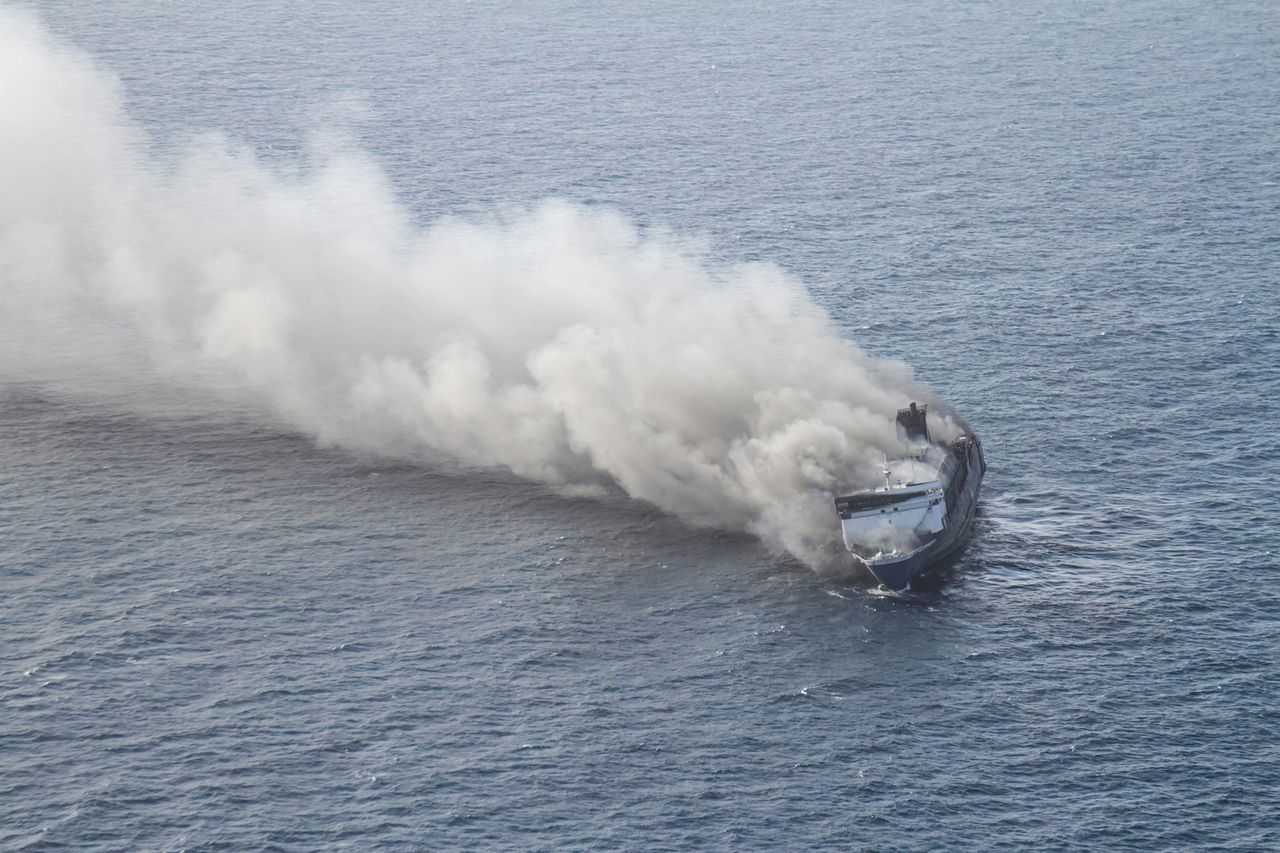 Mutiara Sentosa 2 ferry ablaze on Aug. 2, 2026Credit: FRIDA PERKASA / AFP via Getty