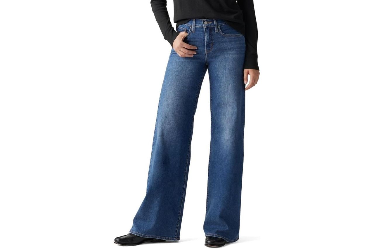 Levi's Women's 318 Shaping Wide-Leg Jeans Credit: Amazon