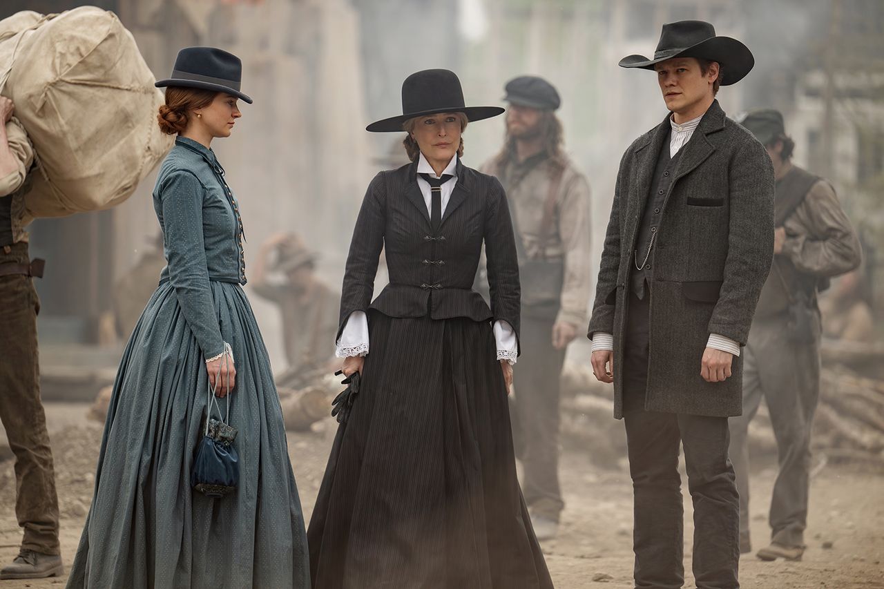 Aisling Franciosi as Trisha Van Ness, Gillian Anderson as Constance Van Ness and Lucas Till as Garret Van Ness in Episode 101 of ‘The Abandons’Credit: Michelle Faye/Netflix
