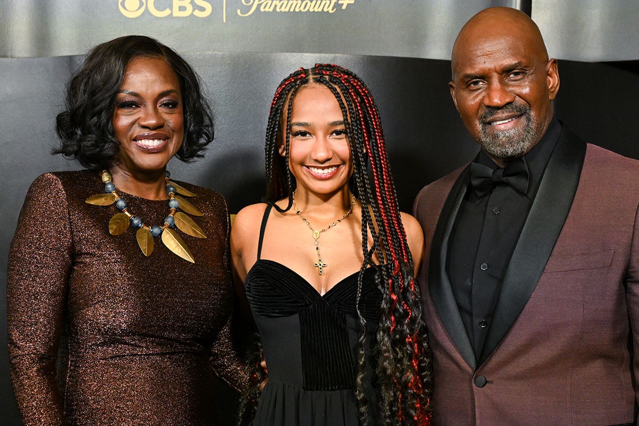Viola Davis, Genesis Tennon and Julius TennonCredit: Gilbert Flores/Penske Media via Getty