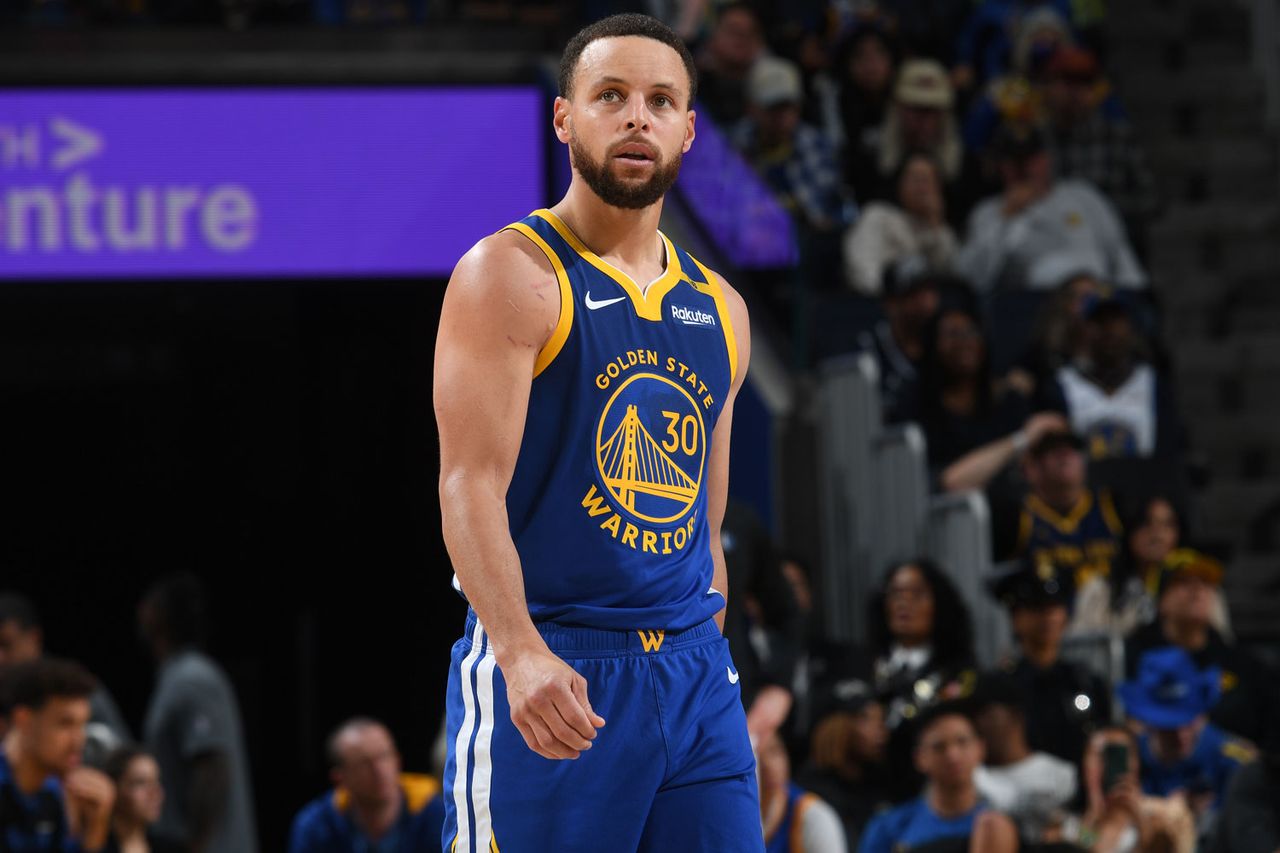 Stephen Curry #30 of the Golden State Warriors looks on during the game against the Dallas Mavericks on December 15, 2024 at Chase Center in San Francisco, California. Stephen Curry on Dec. 15, 2024Credit: Noah Graham/NBAE/Getty