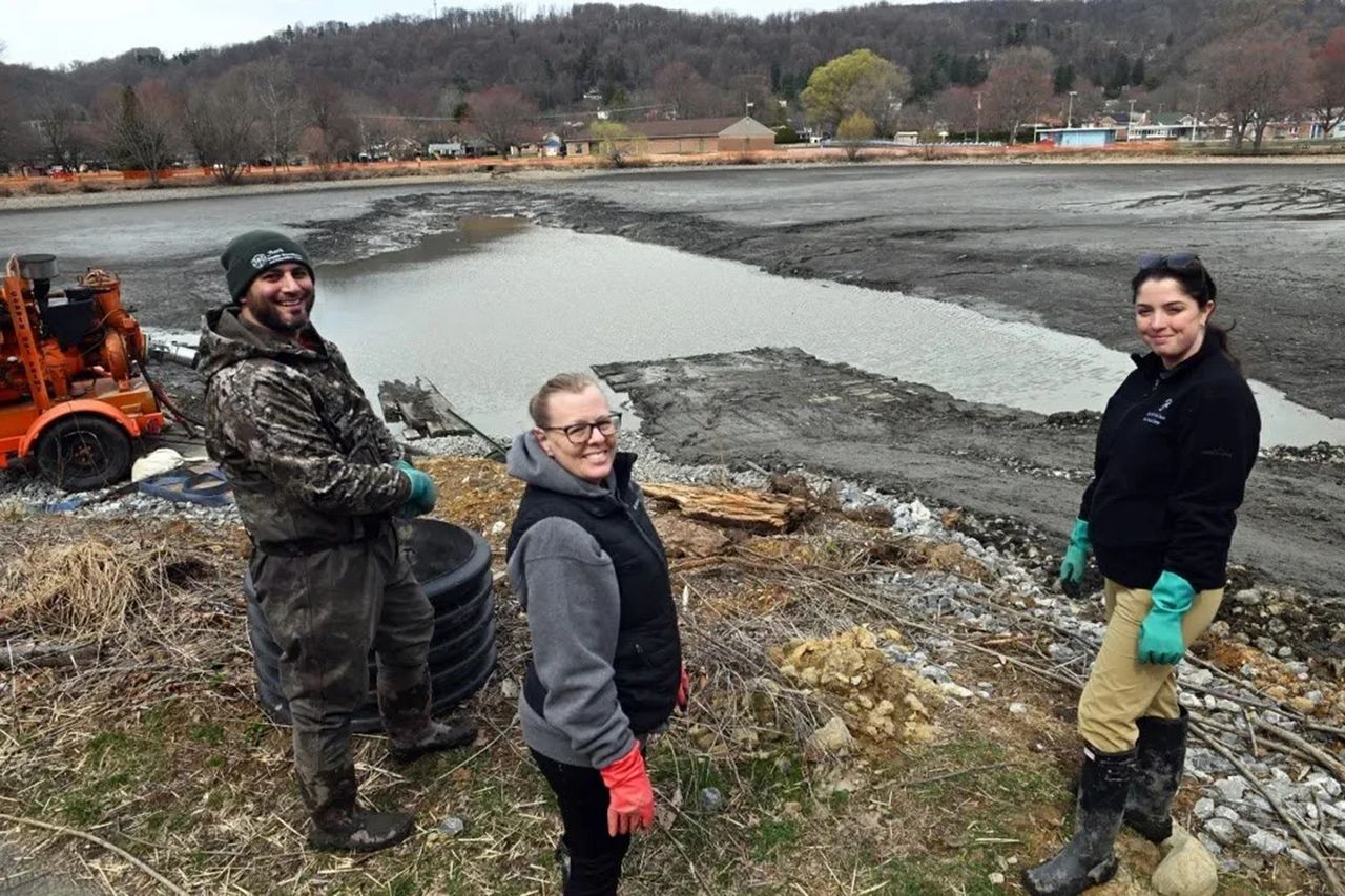 From left to right: Nick Brewster (Education Director at Aark), Lori Lilley, and Amanda Leyden (Clinic Director at Aark) at Crystal Lake to rescue turtles.Credit: aark
