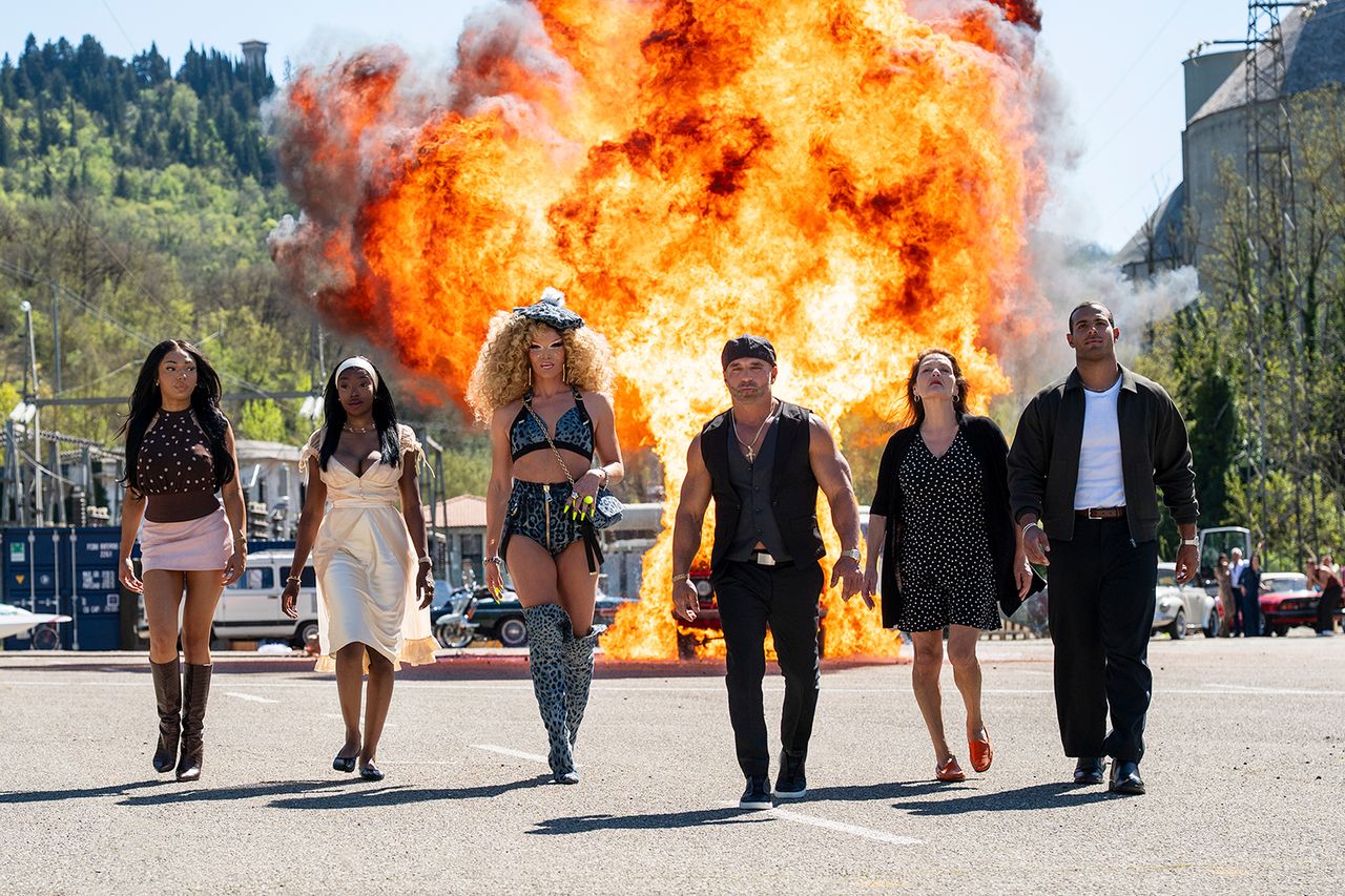 Bella Palk, Chelsea Lazkani, Willam Belli, Joe Gorga, Aida Turturro, Shane Parton in ‘The Mob’Credit: Andrea Miconi/disney