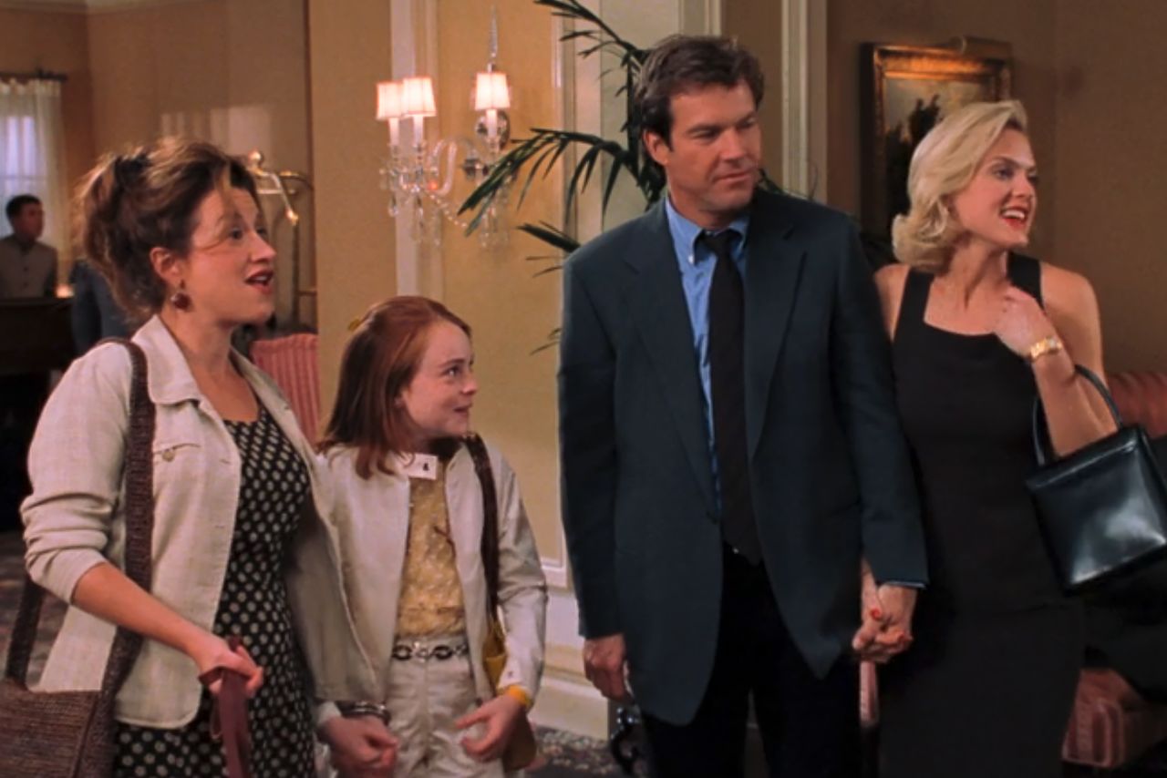 Lisa Ann Walter and Elaine Hendrix, along with Dennis Quiad and Lindsay Lohan in The Parent Trap (1998) From left: Lisa Ann Walter, Lindsay Lohan, Dennis Quaid and Elaine Hendrix in ‘The Parent Trap (1998)Credit: Disney