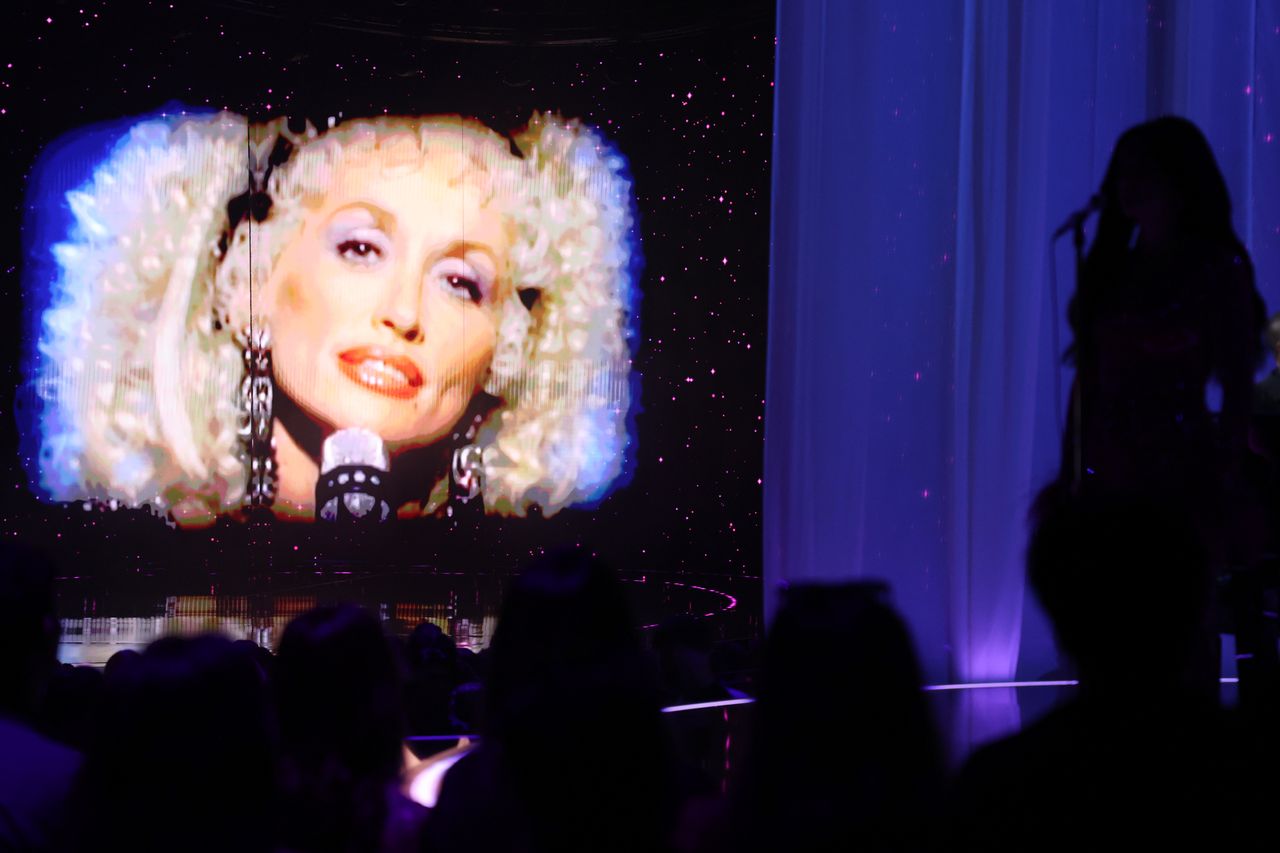 Kacey Musgraves’ Dolly Parton tributeCredit: Matthew Taplinger/CBS via Getty