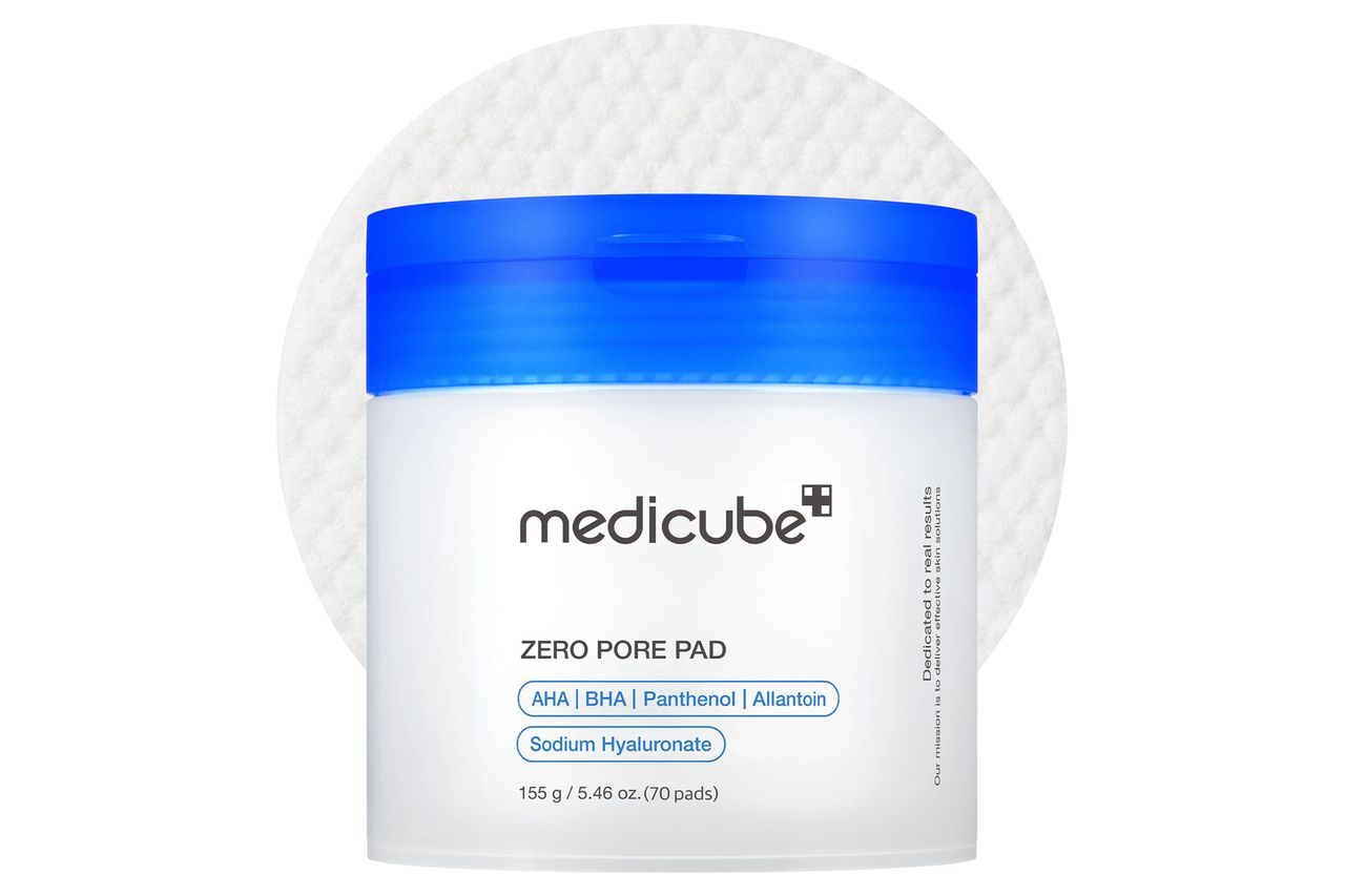 medicube Toner Pads Zero Pore Pad 2.0 | Dual-Textured Facial Pad for Exfoliation and Pore Care with 4.5% AHA Lactic Acid, 0.45% BHA Salicylic Acid | Ideal for All, Korean Skin Care, 70 Pads (1 Pack) Credit: Amazon