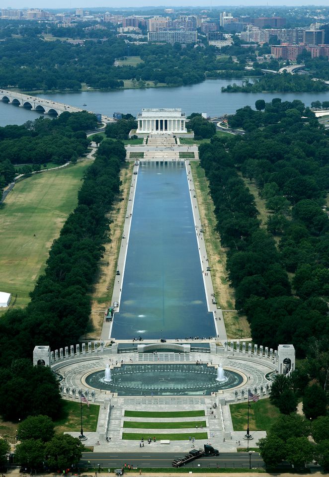 Algae is seen in the Lincoln Memorial Reflecting PoolCredit: Chip Somodevilla/Getty
